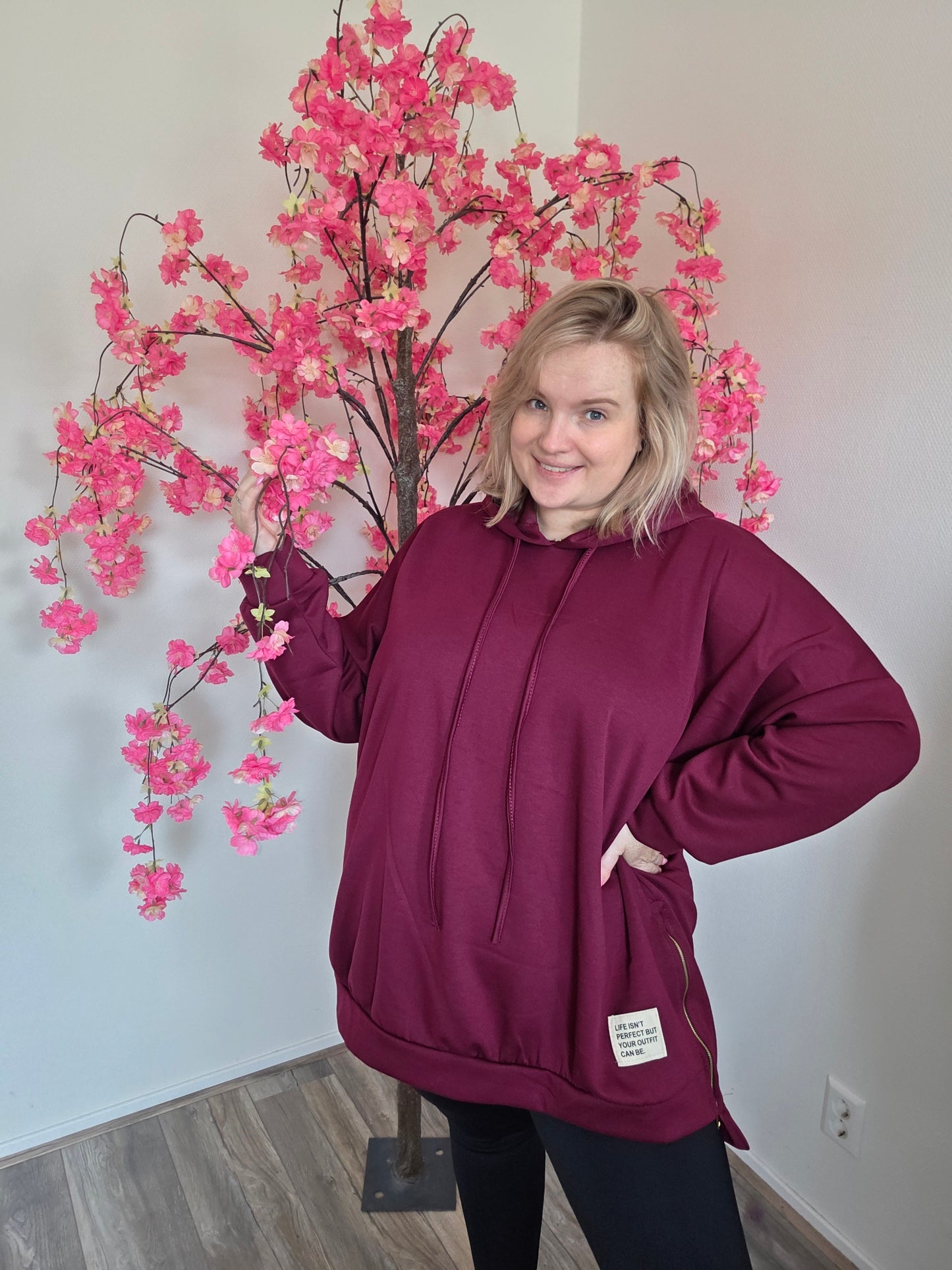 Hoody Life Isn't Perfect (in 4 Kleuren)