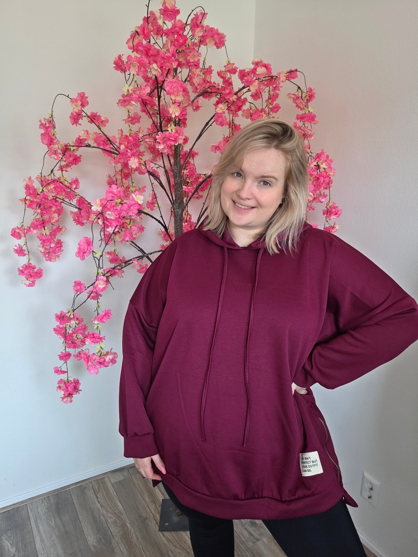 Hoody Life Isn't Perfect (in 4 Kleuren)