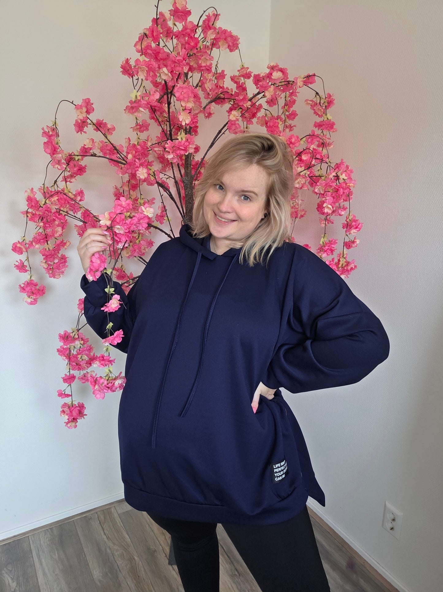 Hoody Life Isn't Perfect (in 4 Kleuren)