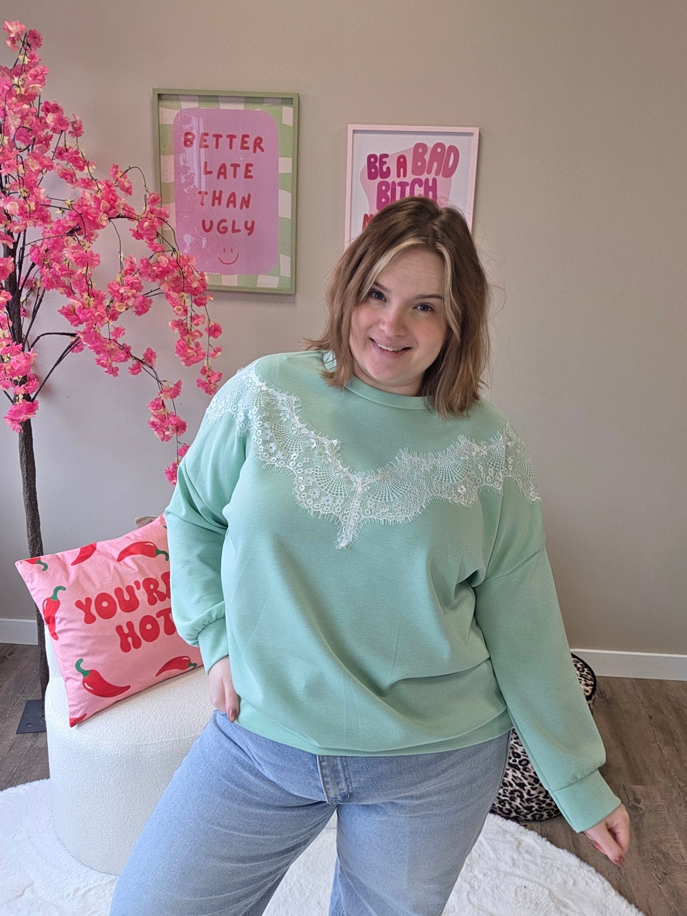 Sweater met kant (In 5 kleuren)