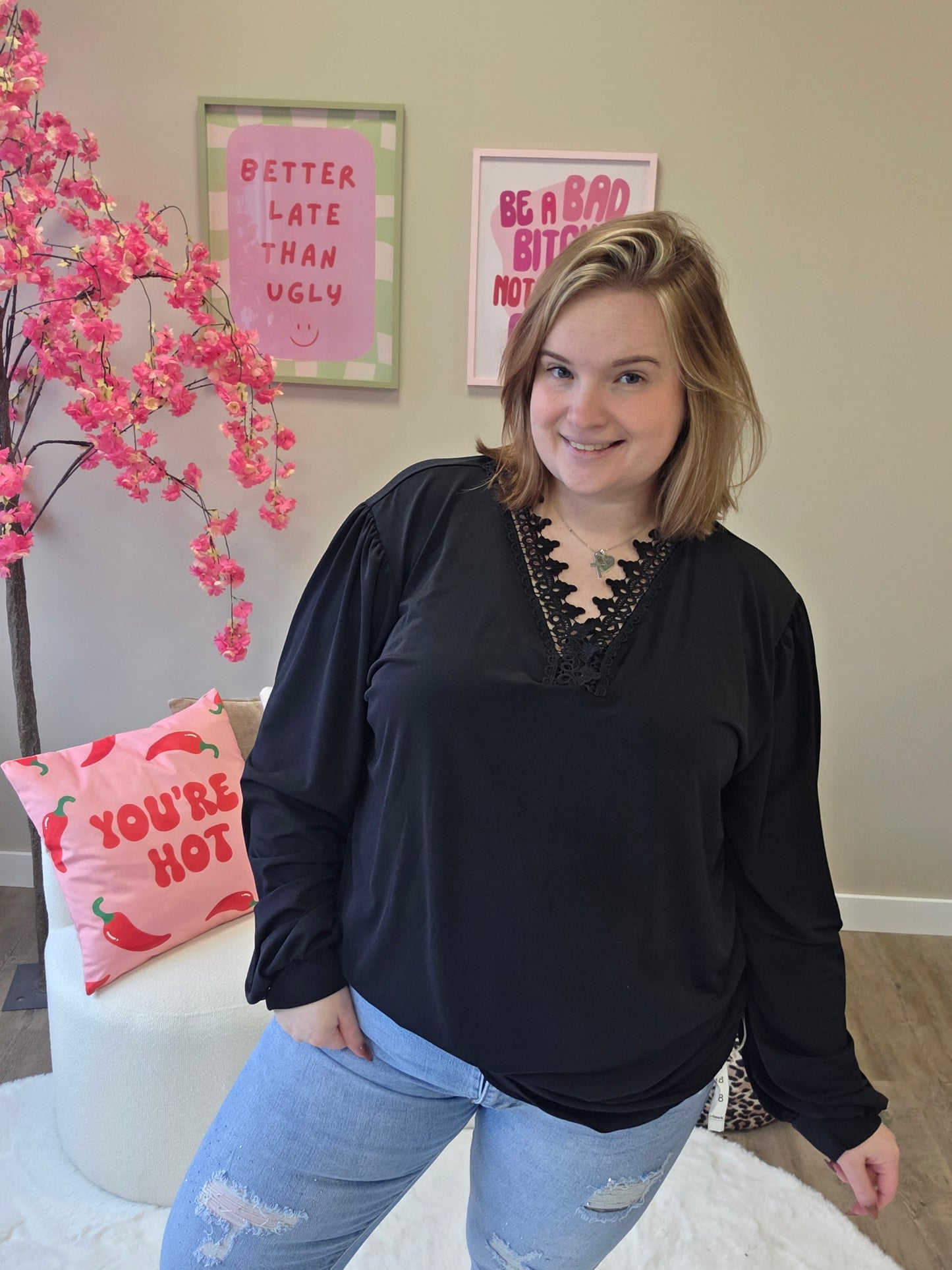 V-Hals truitjes met sierrantjes (In 5 kleuren)