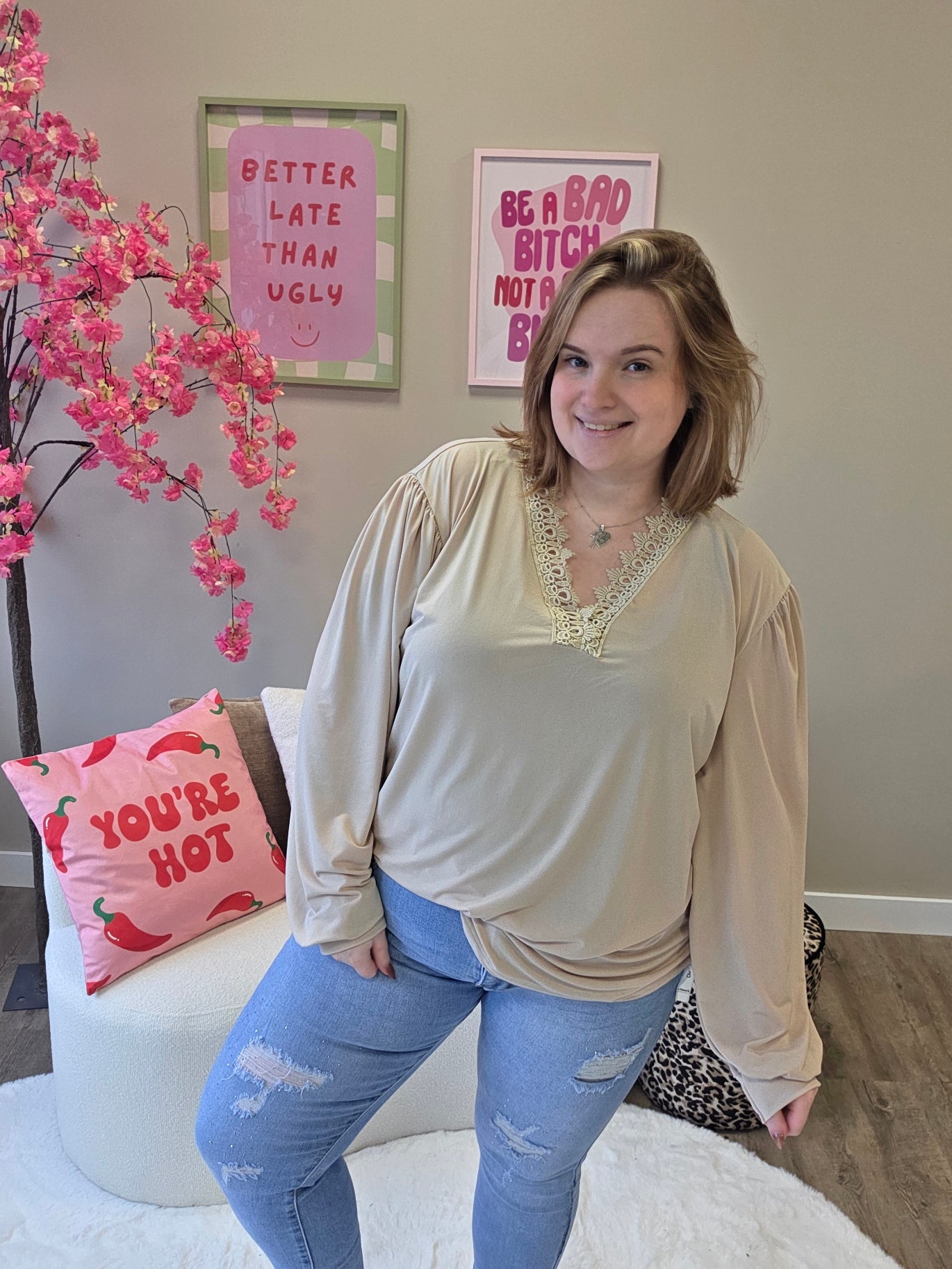 V-Hals truitjes met sierrantjes (In 5 kleuren)