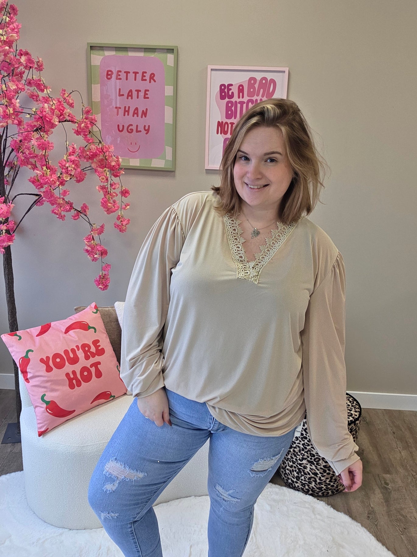 V-Hals truitjes met sierrantjes (In 5 kleuren)