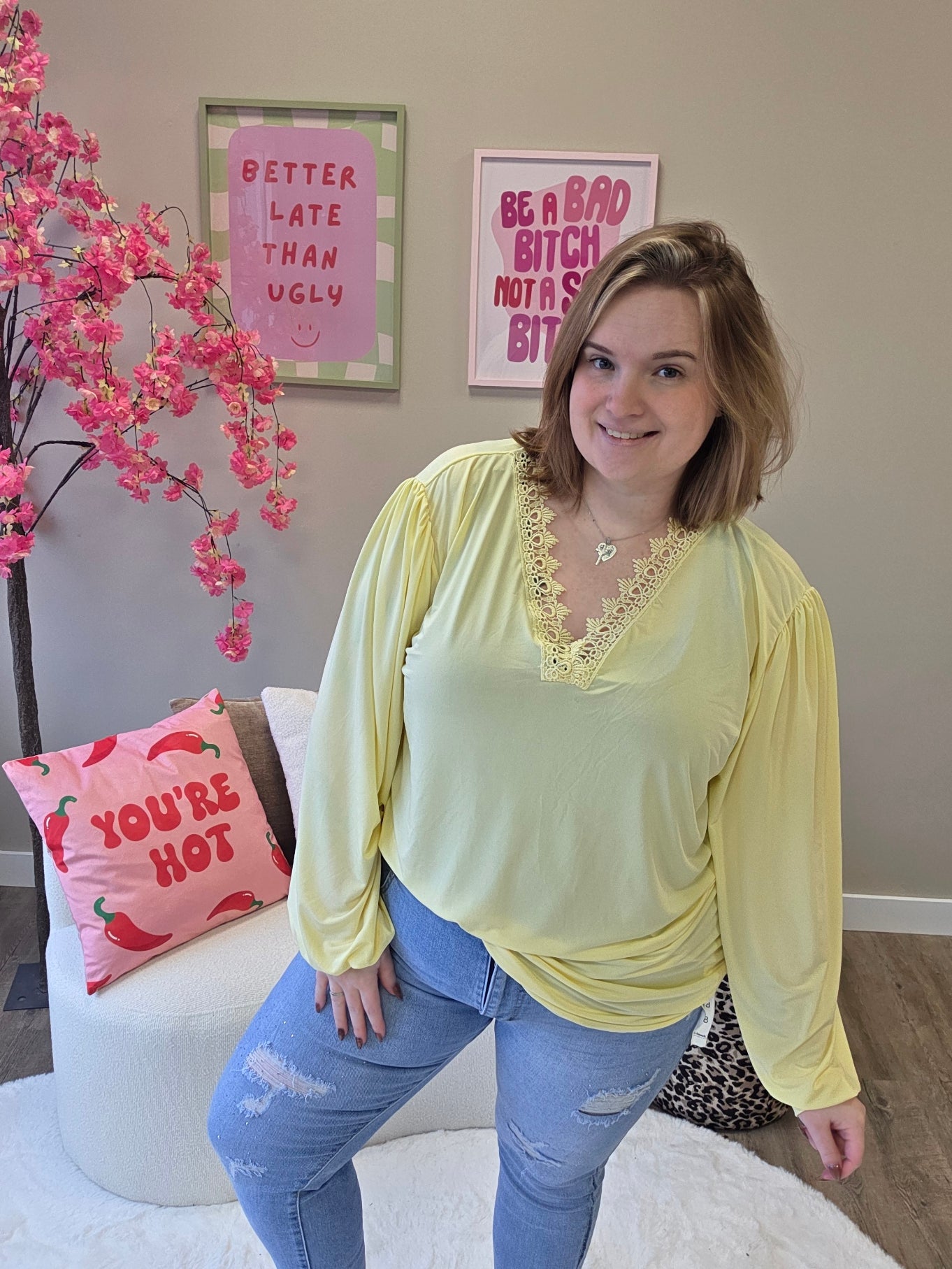 V-Hals truitjes met sierrantjes (In 5 kleuren)