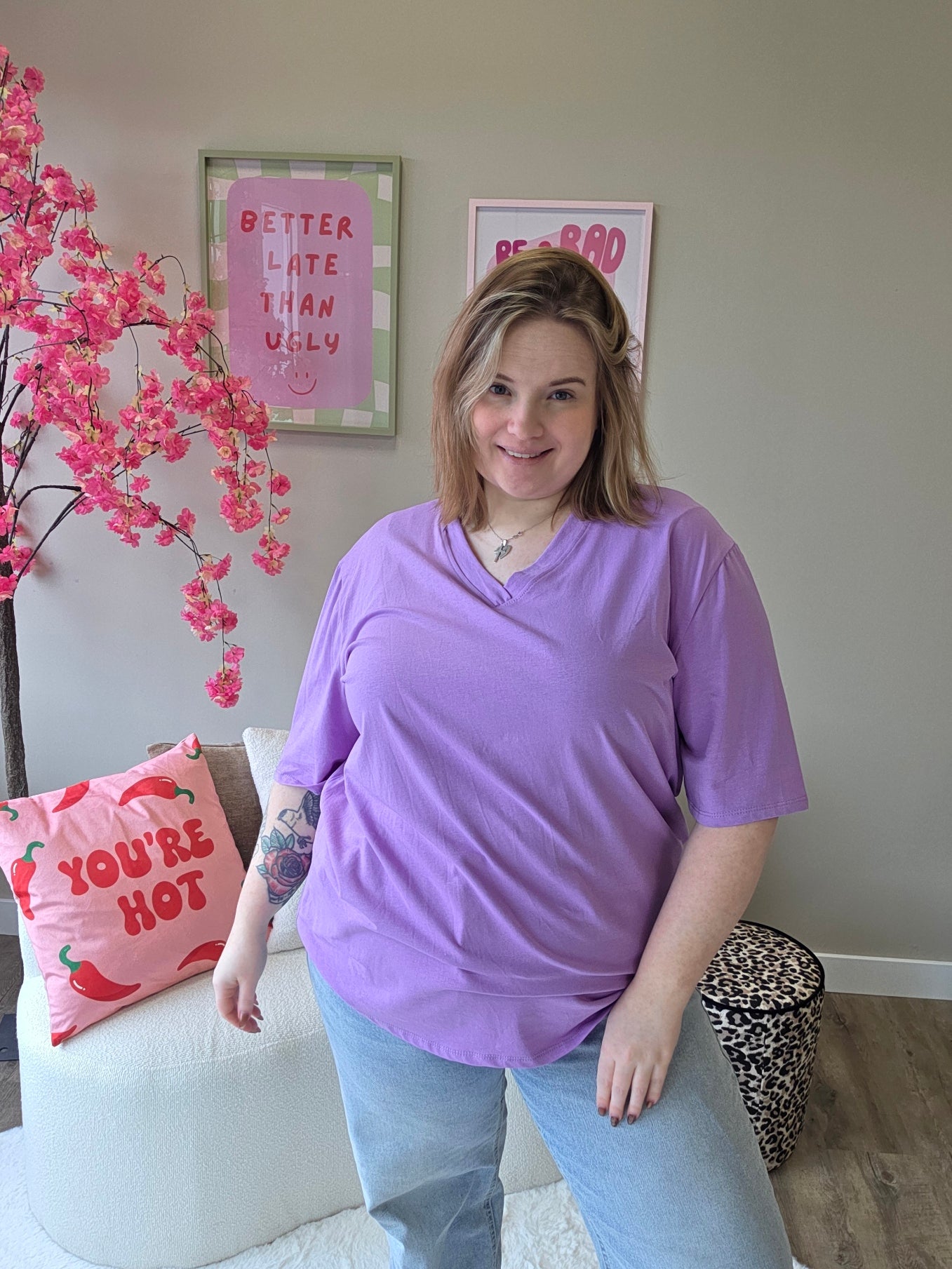 Eigen label V-hals shirts (In 2 kleuren)