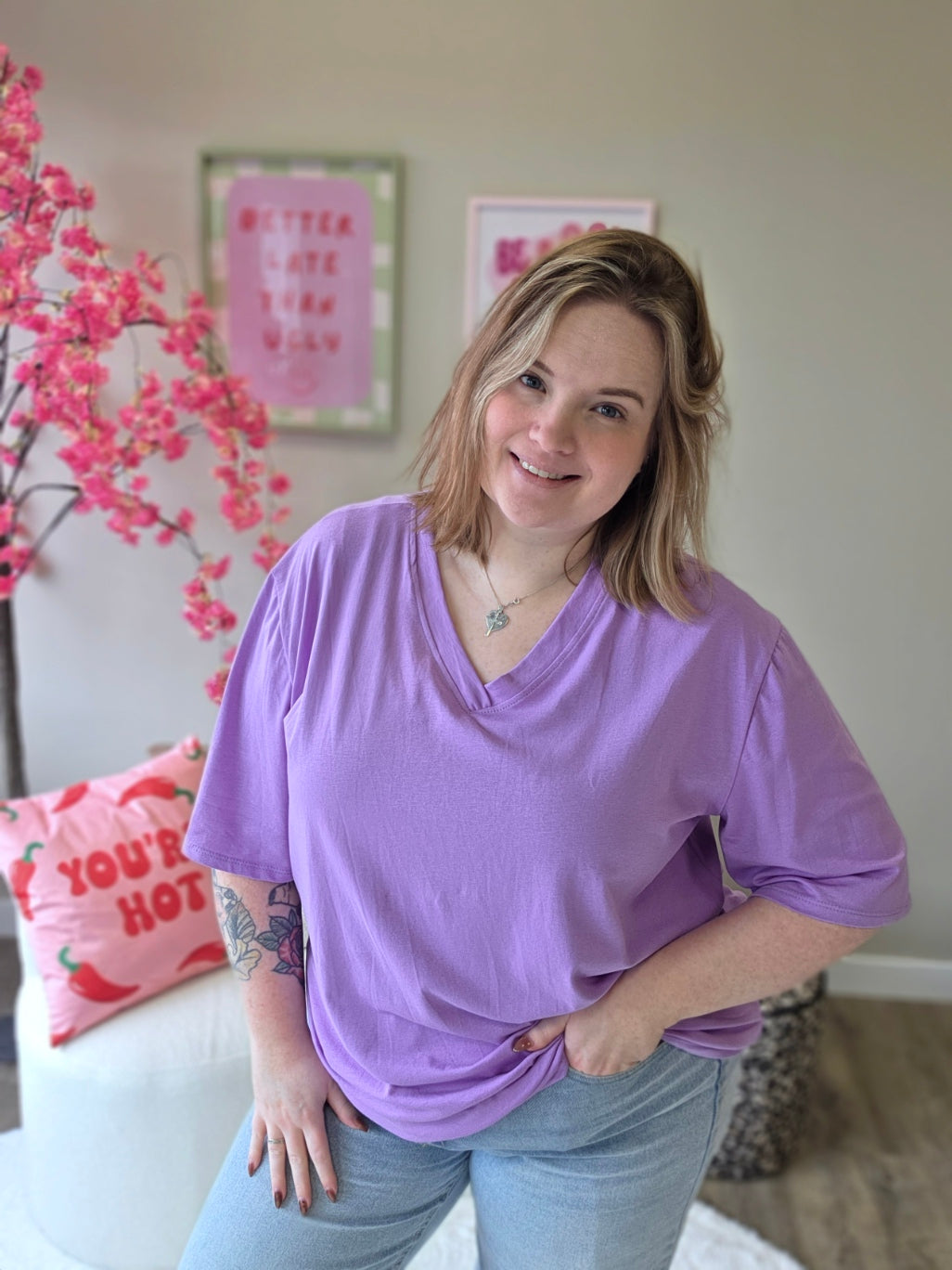 Eigen label V-hals shirts (In 2 kleuren)