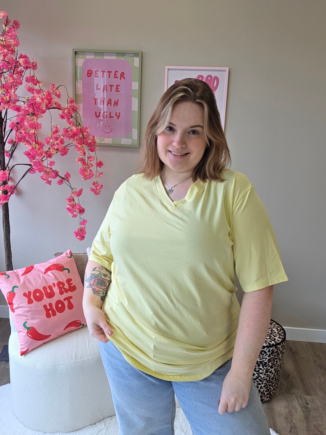 V-hals T-shirts (In 4 kleuren)