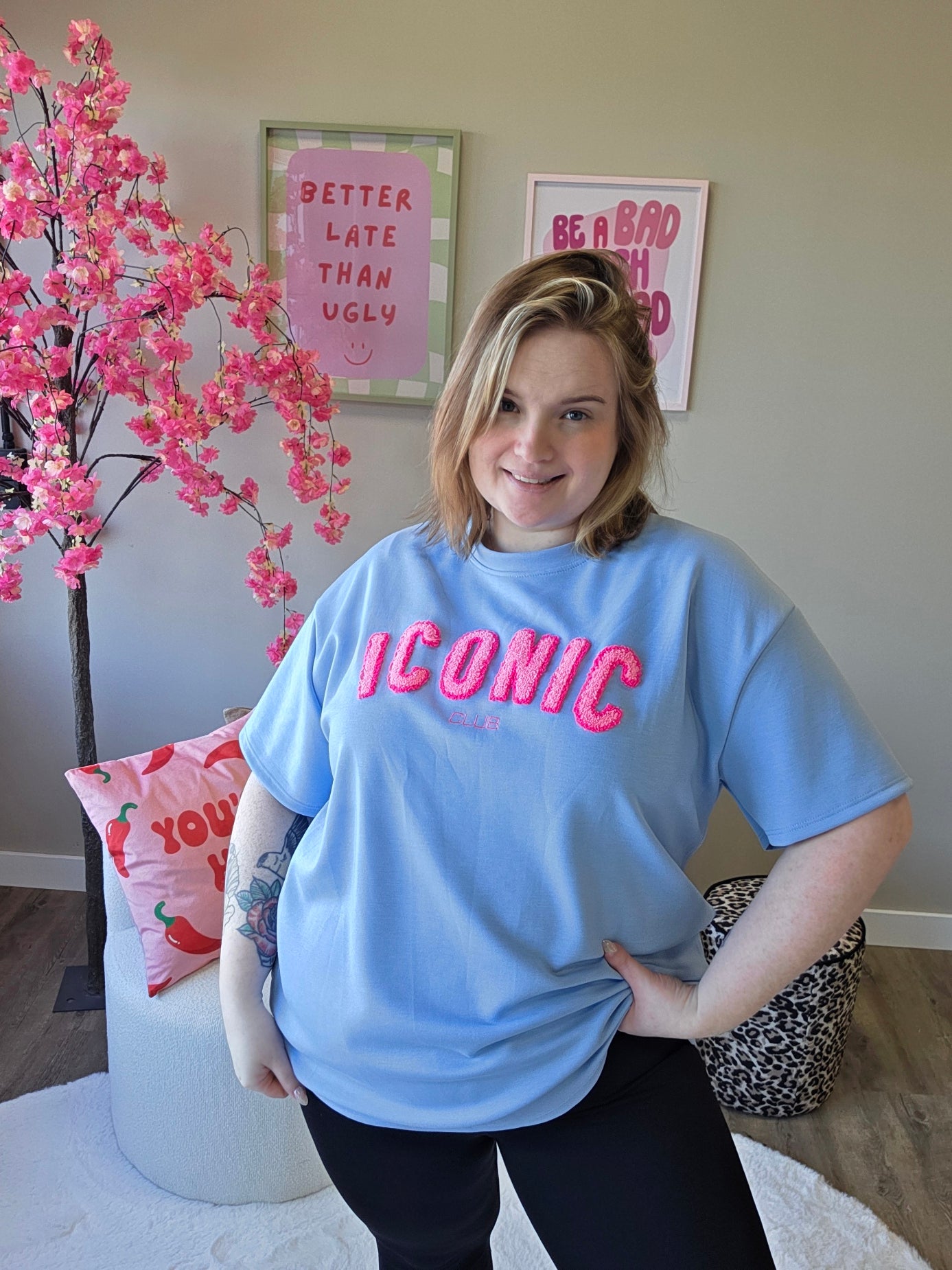 ICONIC Tee´s  (In 5 kleuren)