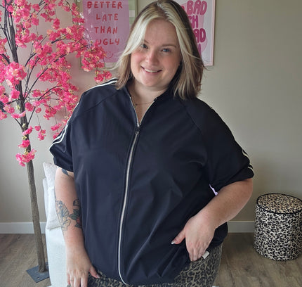 Short Sleave Bomber (In 2 kleuren)