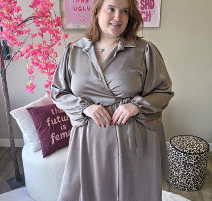 Satin look wikkeljurk kort (In 5 kleuren)
