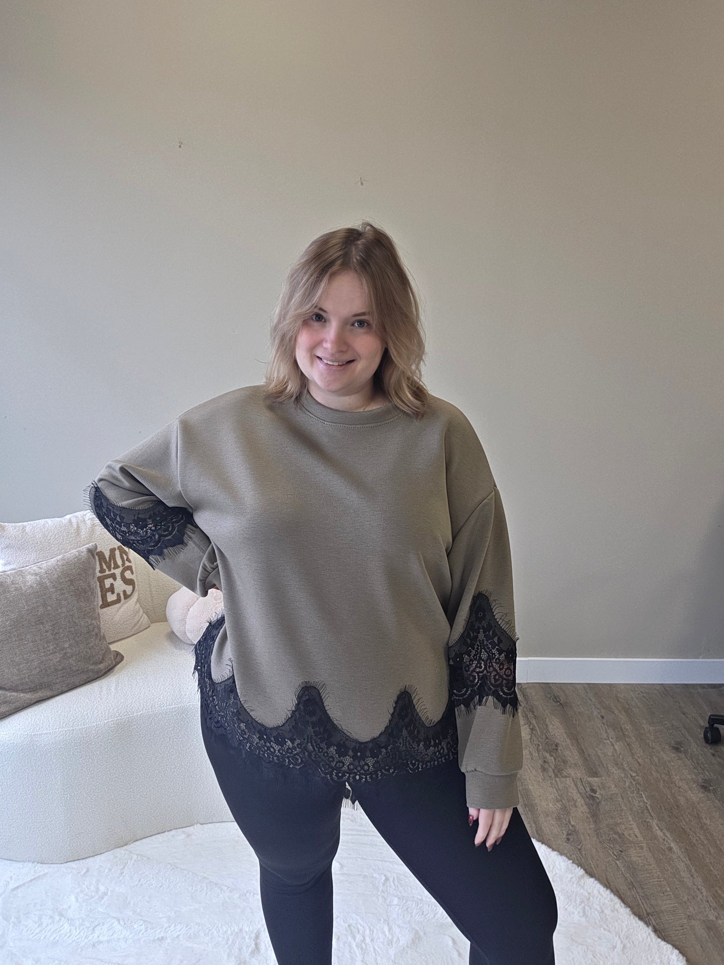 Trui Met Kant (In 3 kleuren)