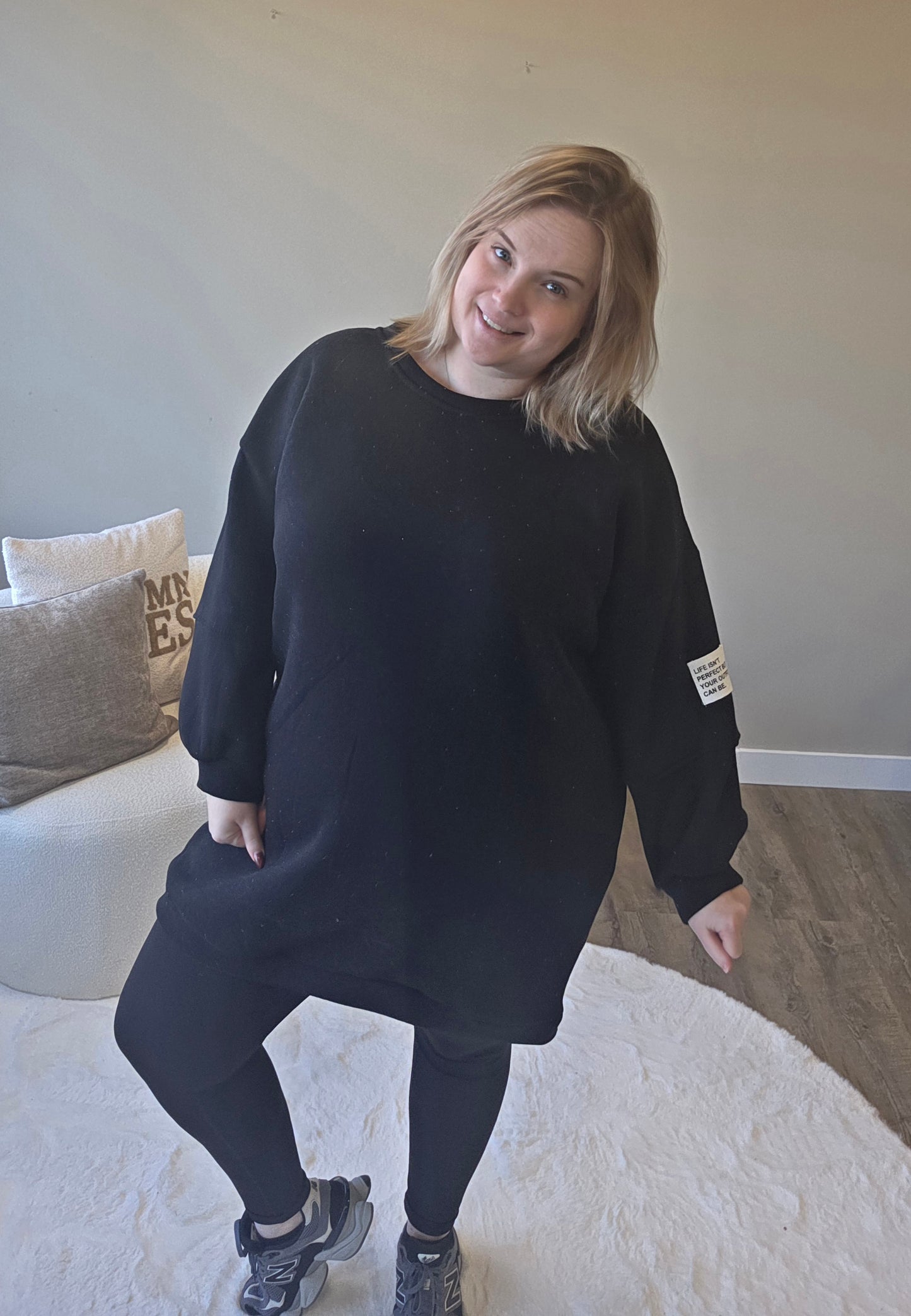 Life Isnt Perf Sweater Dress met Rhinestones (in 2 kleuren)