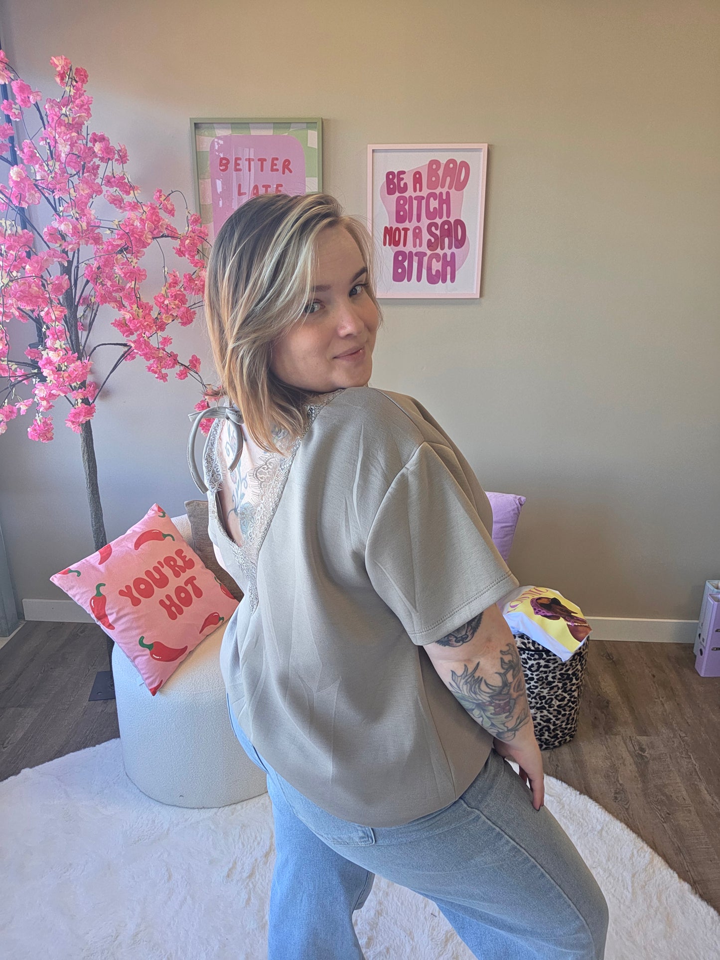 T-Shirt met Kant V-Rug  (In 4 kleuren)