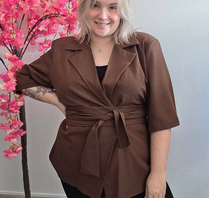 Nikki Curvelly Magic Waist Blazer Choco