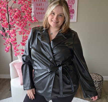 Leatherlook Wrap Blazers (In 2 kleuren)