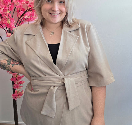 Nikki Curvelly Magic Waist Blazer Zand