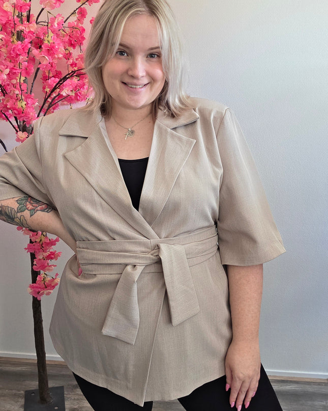 Nikki Curvelly Magic Waist Blazer Zand