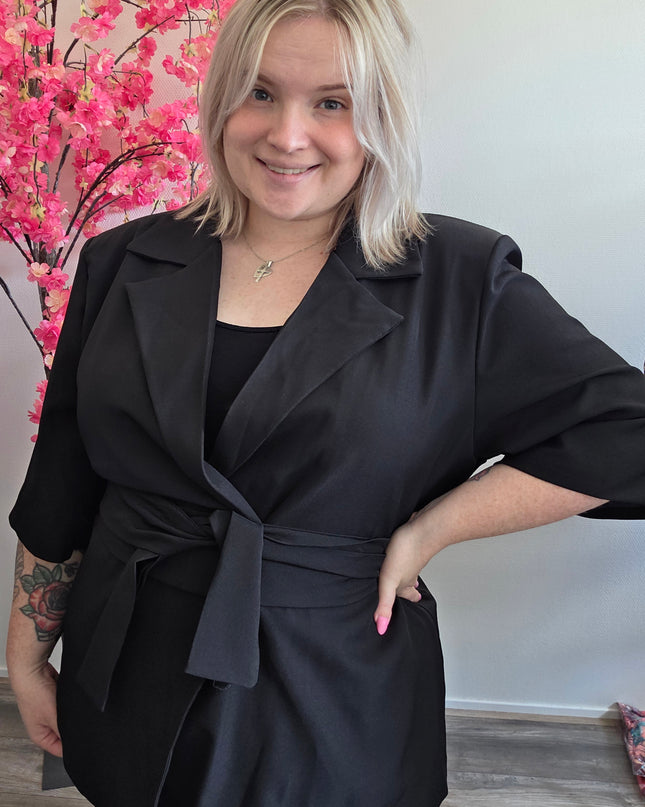 Nikki Curvelly Magic Waist Blazer Zwart