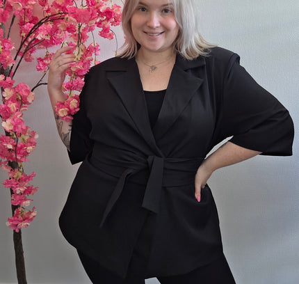 Nikki Curvelly Magic Waist Blazer Schwarz