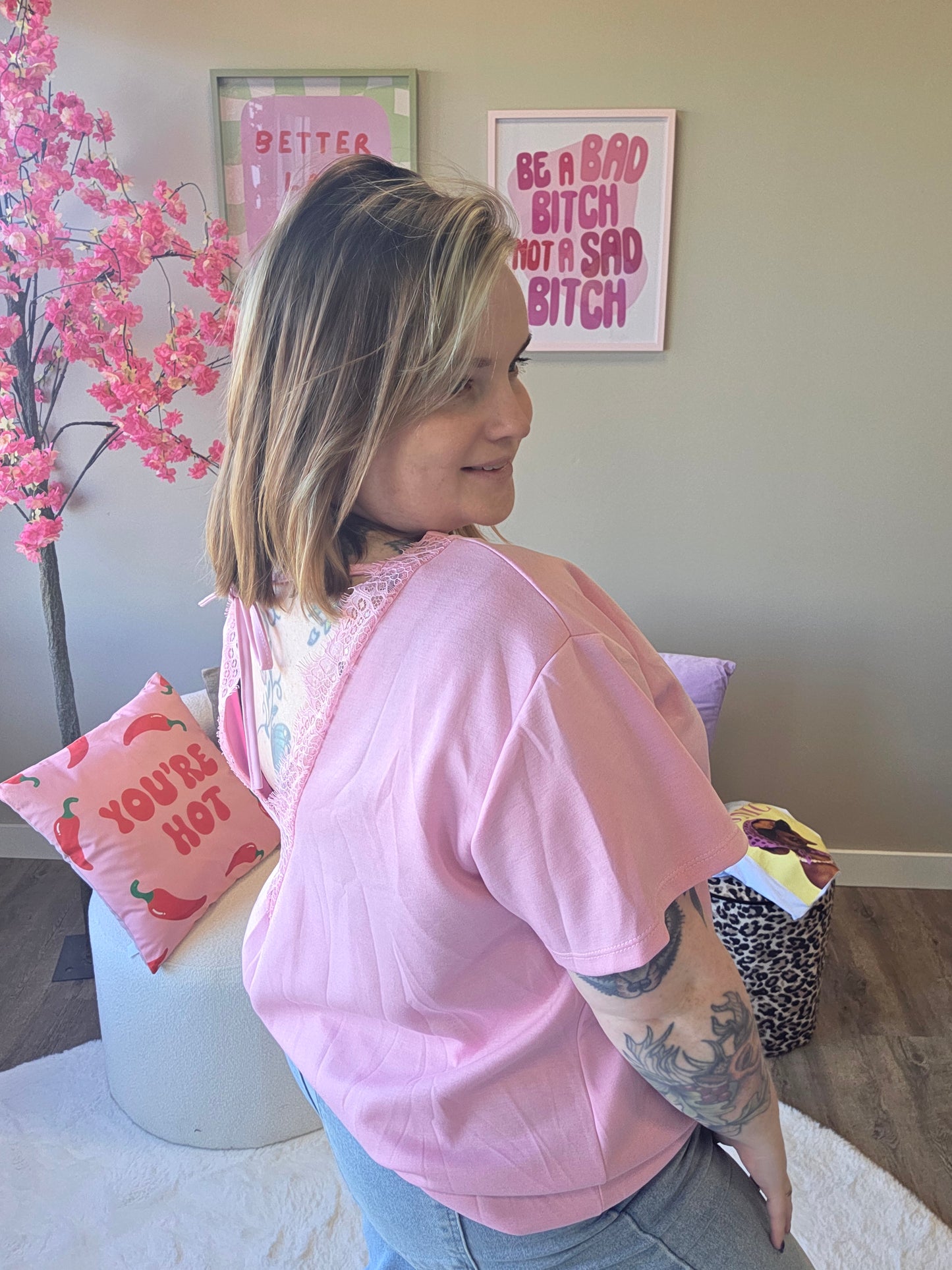 T-Shirt met Kant V-Rug  (In 4 kleuren)