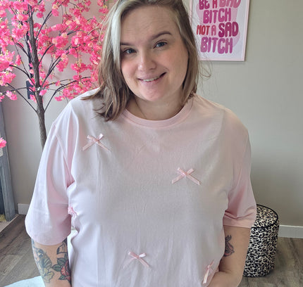Strikjes Tee's (In 5 kleuren)