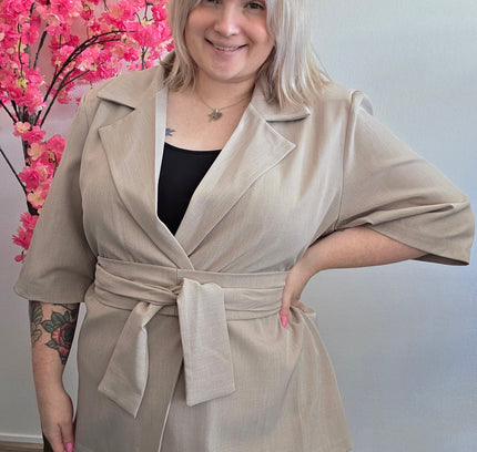 Nikki Curvelly Magic Waist Blazer Zand